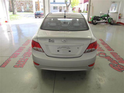 2012 Hyundai Accent GLS