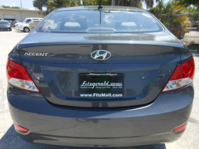 2012 Hyundai Accent  GLS