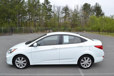 2012 Hyundai Accent  GLS