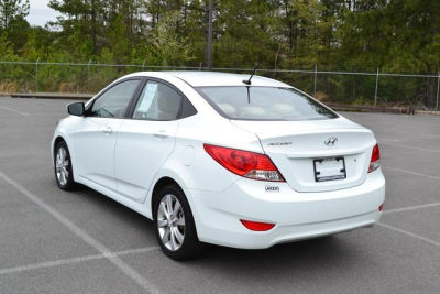 2012 Hyundai Accent  GLS