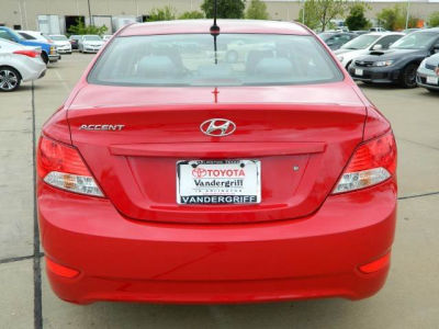 2012 Hyundai Accent GLS