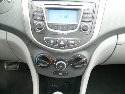 2012 Hyundai Accent GLS