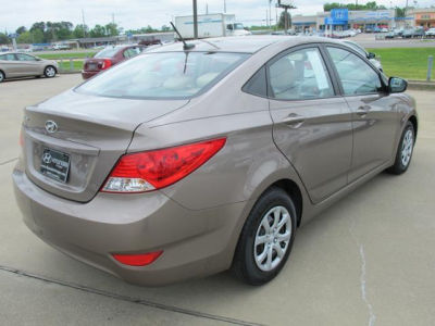 2012 Hyundai Accent  GLS