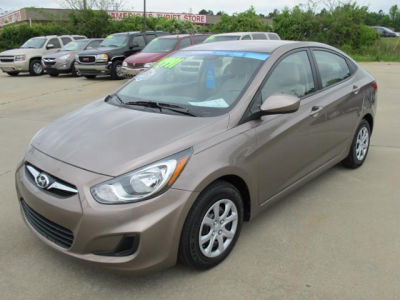 2012 Hyundai Accent  GLS
