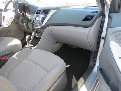 2012 Hyundai Accent  GLS
