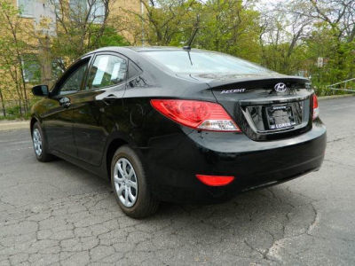 2012 Hyundai Accent  GLS