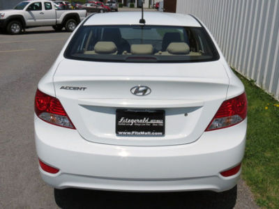 2012 Hyundai Accent GLS