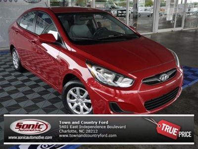 2012 Hyundai Accent  GLS