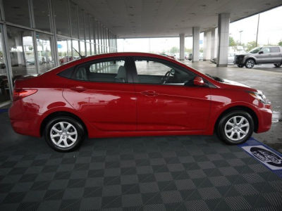 2012 Hyundai Accent  GLS