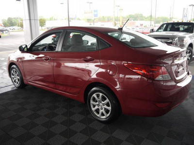 2012 Hyundai Accent  GLS