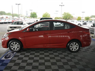 2012 Hyundai Accent  GLS