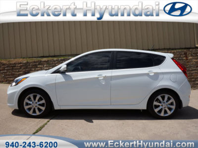 2012 Hyundai Accent  SE