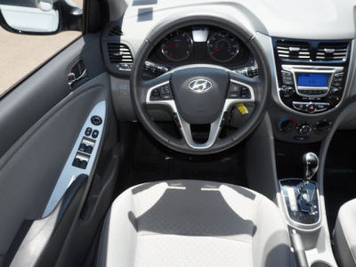 2012 Hyundai Accent SE