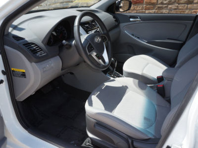 2012 Hyundai Accent SE