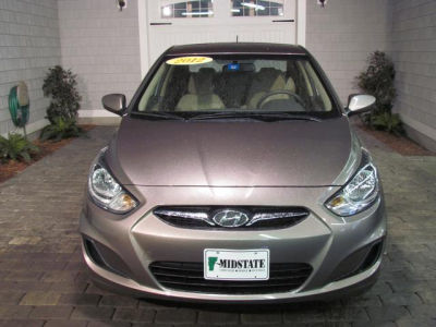 2012 Hyundai Accent  GLS