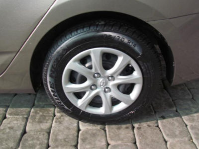 2012 Hyundai Accent  GLS