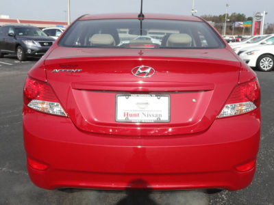2012 Hyundai Accent GLS