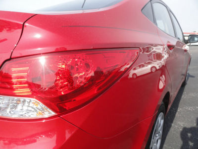 2012 Hyundai Accent GLS