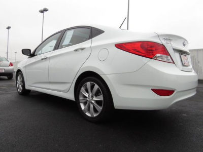 2012 Hyundai Accent  GLS