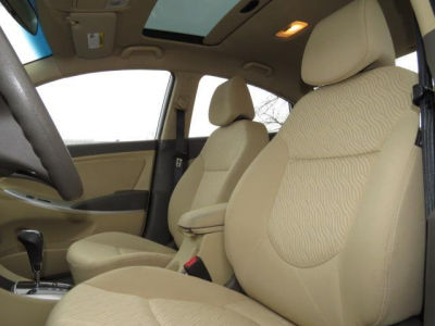 2012 Hyundai Accent  GLS