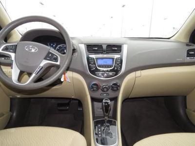 2012 Hyundai Accent  GLS
