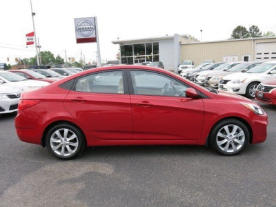 2012 Hyundai Accent GLS