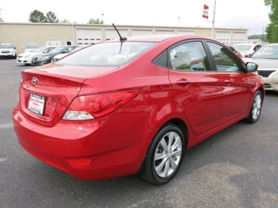 2012 Hyundai Accent GLS