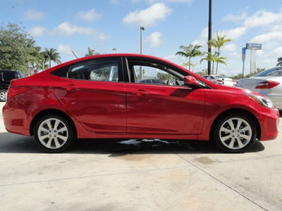 2012 Hyundai Accent  GLS