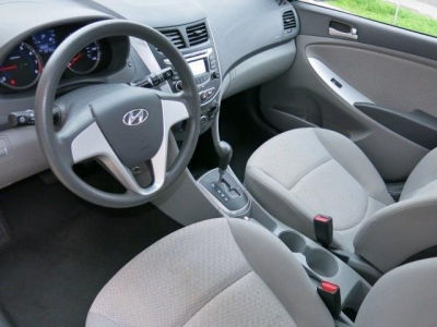 2012 Hyundai Accent GLS