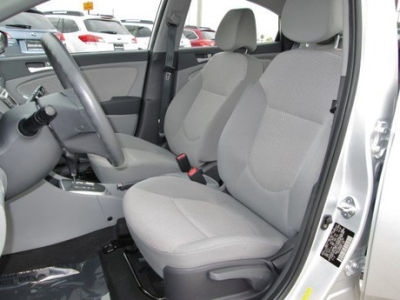 2012 Hyundai Accent  GLS