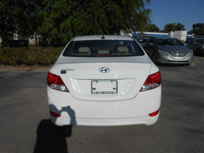 2013 Hyundai Accent GLS