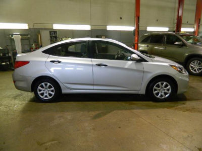 2012 Hyundai Accent  GLS