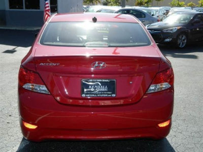 2012 Hyundai Accent  GLS