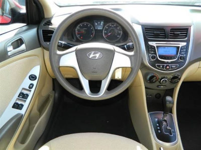 2012 Hyundai Accent  GLS