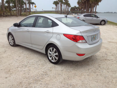 2012 Hyundai Accent GLS