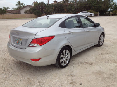 2012 Hyundai Accent GLS