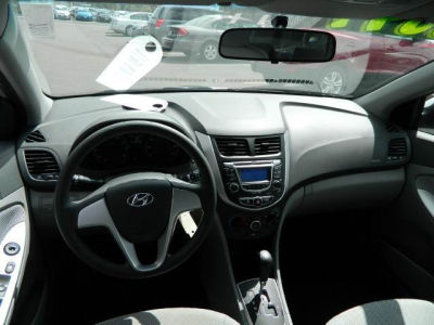 2012 Hyundai Accent  GLS