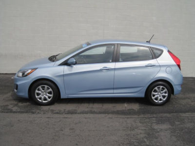 2012 Hyundai Accent  GS