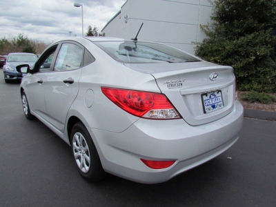 2012 Hyundai Accent  GLS