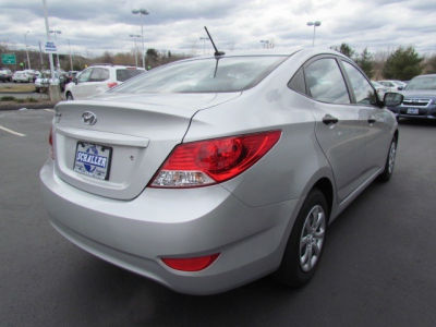 2012 Hyundai Accent  GLS