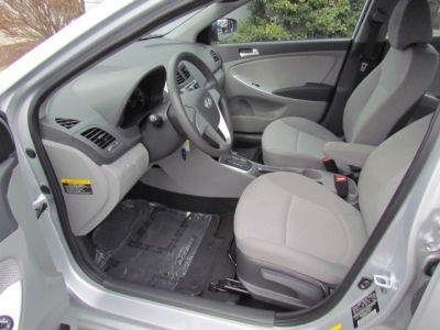 2012 Hyundai Accent  GLS