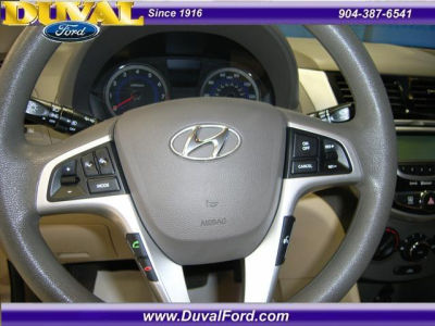 2012 Hyundai Accent GLS