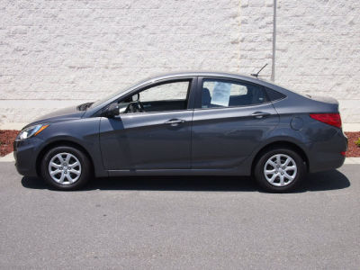 2012 Hyundai Accent  GLS