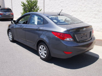 2012 Hyundai Accent  GLS