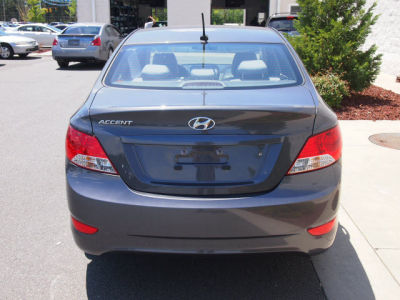2012 Hyundai Accent  GLS