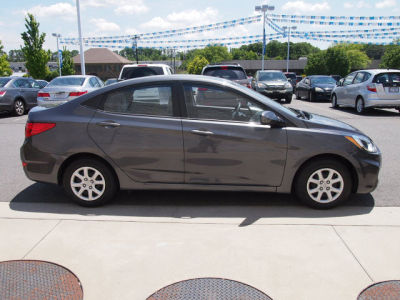 2012 Hyundai Accent  GLS