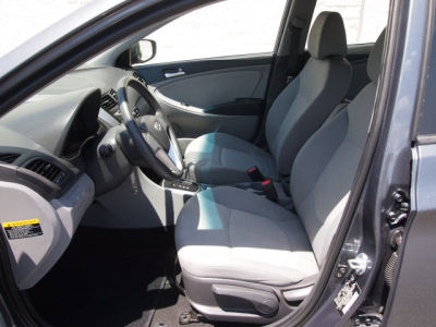 2012 Hyundai Accent  GLS