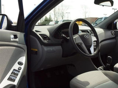 2012 Hyundai Accent  GLS