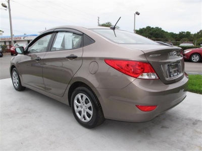 2012 Hyundai Accent GLS