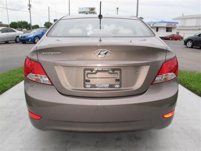2012 Hyundai Accent GLS